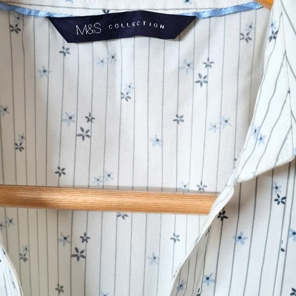 Marks and Spencer printed formal shirt - Picture 3 of 5